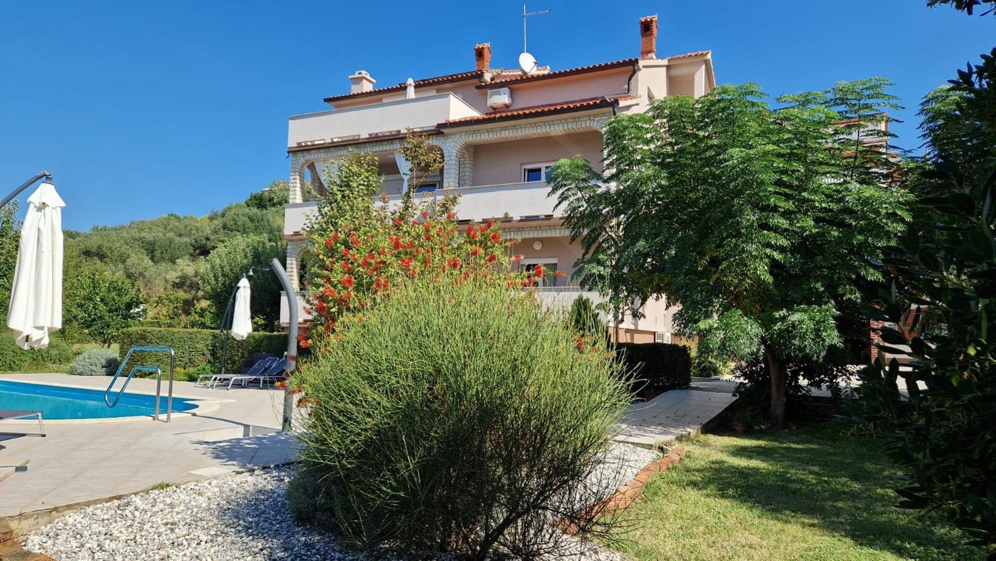 Apartments Renata Банёл Экстерьер фото