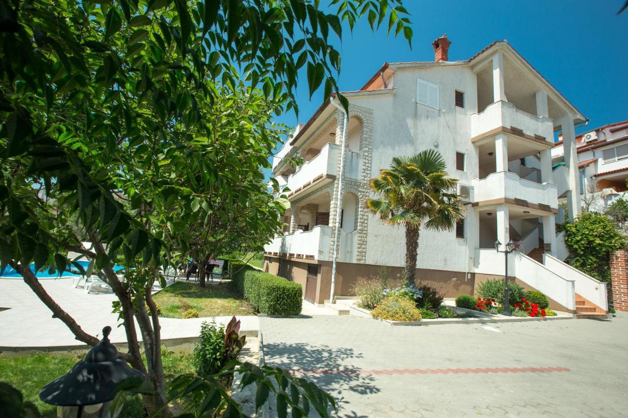 Apartments Renata Банёл Экстерьер фото